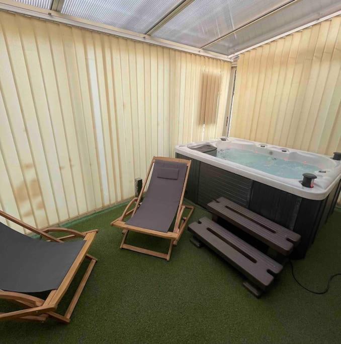 Houdarling Chalet Et Spa Hammam Jacuzzi Et Sauna Ним Екстериор снимка