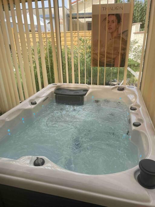 Houdarling Chalet Et Spa Hammam Jacuzzi Et Sauna Ним Екстериор снимка