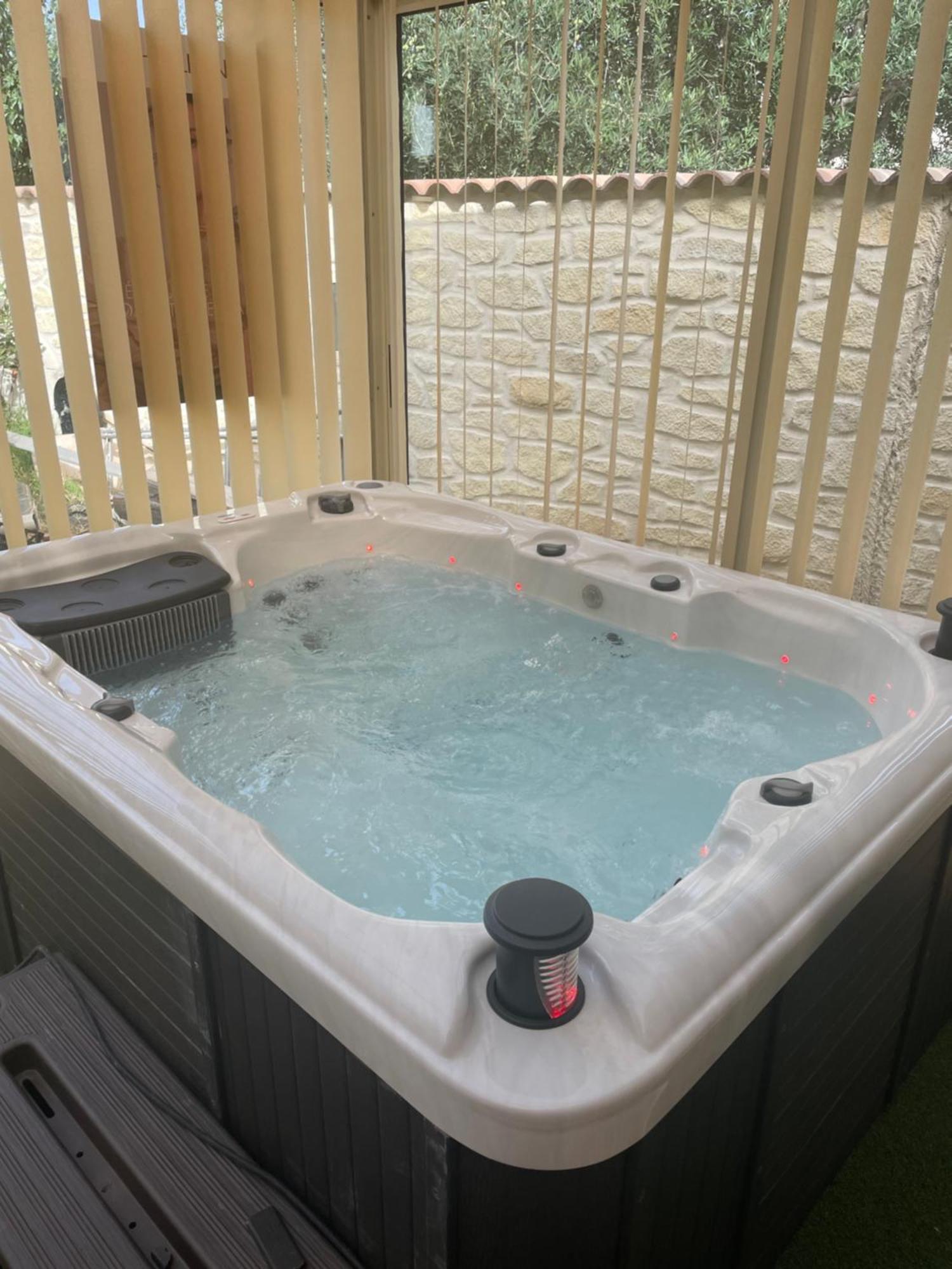 Houdarling Chalet Et Spa Hammam Jacuzzi Et Sauna Ним Екстериор снимка