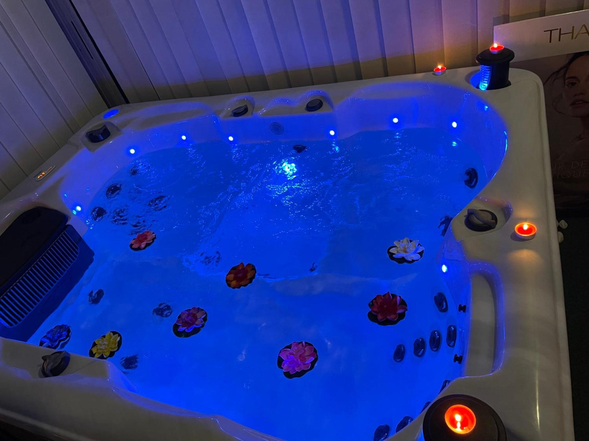 Houdarling Chalet Et Spa Hammam Jacuzzi Et Sauna Ним Екстериор снимка